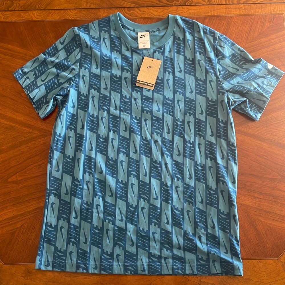 Nike tshirt